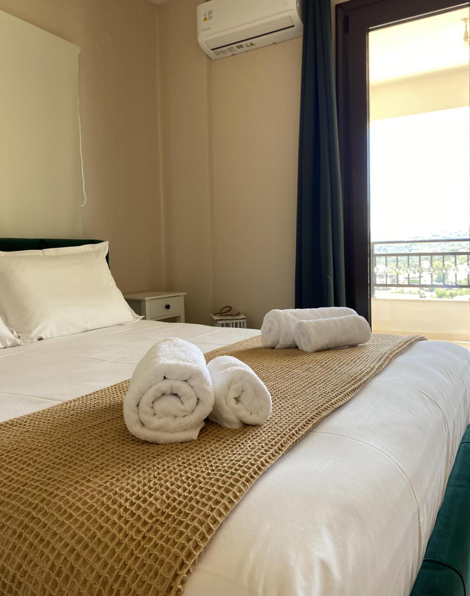 Mons Apartments Spilion Bagian luar foto